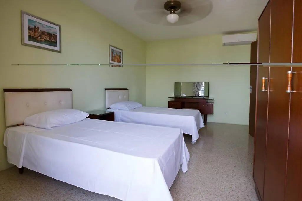 1 Bedrm Apt Seaview Balluta Bay Сент Джулианс